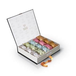 Box of 30 Majhool Dates Black