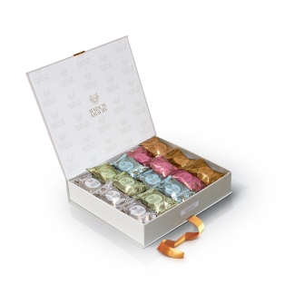 Box of 30 Majhool Dates White