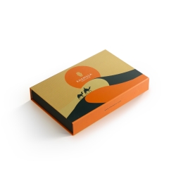 (*) Non-contractual photo: contents may vary according to availability.